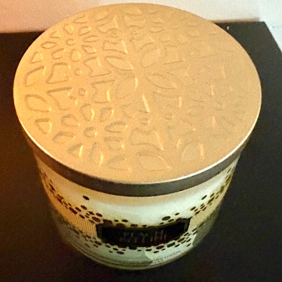 Bath & Body Works, 3 wick candle, Peach Bellini; brand new, NWT - Picture 3 of 6